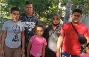 Cubanos residentes en Estados Unidos acusan de extorsión en Jimaní encargado de Migración.