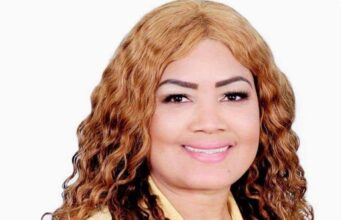 Excandidata a vice alcaldesa Mariluz Florián renuncia de la Fuerza del Pueblo.