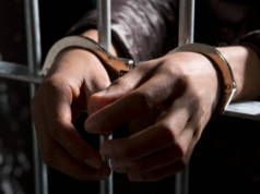 Dictan prisión contra una pareja quemó mano a niña de 10 años