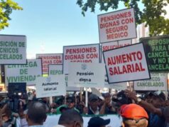 Agrónomos marchan al Palacio en demanda aumento salarial