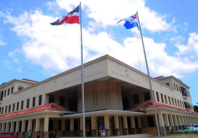 Palacio-de-Justicia-de-Puerto-Plata-696x486