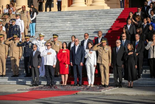 Abinader encabeza acto con motivo del Día de la Bandera