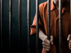 Dictan prisión preventiva a tres hombres imputados por matar a un joven a machetazos en El Almirante