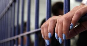 Dictan 30 años cárcel a mujer embistió con vehículo otras tres