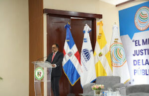 Antoliano Peralta dicta conferencia “El Ministerio de Justicia en el marco de la Administración Pública Dominicana”