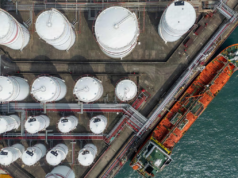 El petróleo sigue a la baja tras palabras de Trump sobre Irán