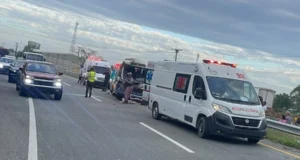 Tragedia en Autovía del Este: dos canadienses mueren y 17 resultan heridos en accidente de tránsito