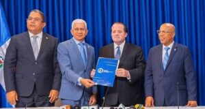 PRM presenta proyecto control de financiamiento en partidos