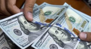 Dólar vuelve a bajar en la Rep. Dominicana; se vende a $60.30