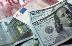 Dólar bajó un centavo y el euro 6; eran vendidos a 60.85 y 72.12