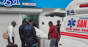 Mujer de 32 años muere mientras le practicaban una liposucción en clínica de Santiago