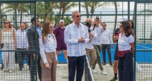 Luis Abinader y Carolina Mejía inauguran Malecón Deportivo