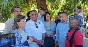Vicepresidenta Raquel Peña visita zonas afectadas por inundaciones en el Estero de Neiba