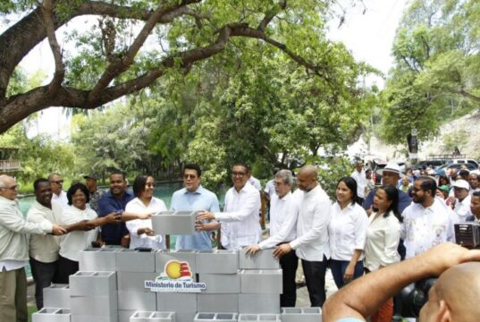 NEIBA: David Collado deja iniciado remozamiento balneario Las Marías y otras obras en Barahona