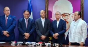 Funcionarios hablan con Danilo sobre impacto de crisis en la RD