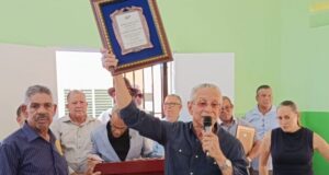 Movimiento “Generación Los Ríos 2025” reconoce generaciones de educadores del municipio