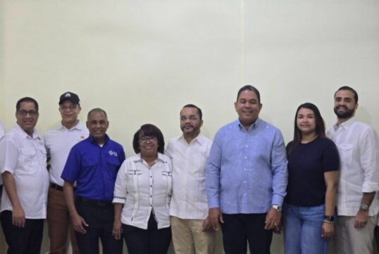 Gobernadora Oneida Feliz encabeza junto a Jimmy Rosario Bernal, Rector del ITLA, mesa de trabajo para consolidar llegada a Barahona