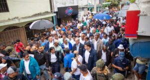 Abinader recorre Alcarrizos, promete asistencia a afectados