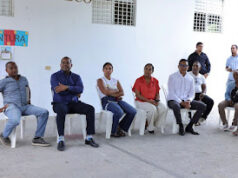 Gobierno entrega electrodomésticos a familias afectadas por inundaciones en el Estero y Las Clavellinas, Neiba