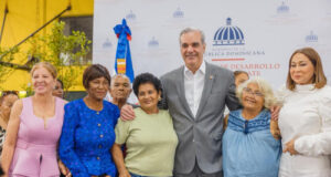 Más de un millón dominicanas recibirán $1,500 en Día Madres