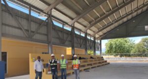 Infraestructura Escolar da toques finales a construcción de techados deportivos en Neiba y Duvergé