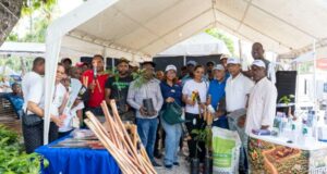 UTEPDA participa en el 3er Festival de la Frontera 2026 con entrega de insumos a productores agrícolas en Elías Piña