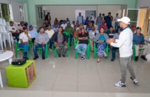 UTEPDA fortalece conocimientos sobre la importancia de las abejas en la producción agroforestal en Polo, Barahona