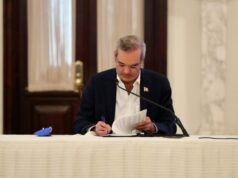 Presidente crea comisión para transformar sistema educativo
