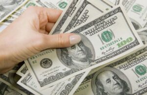 Dólar se cotiza a RD$58.59, once centavos menos que el jueves