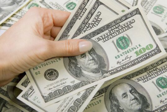 Dólar se cotiza a RD$58.59, once centavos menos que el jueves