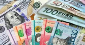 El dólar bajó 20 cts. y el euro 11; eran vendidos a $59.31 y $71.89