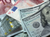 El dólar bajó 31 cts. y el euro 16; eran vendidos $59.25 y $71.51