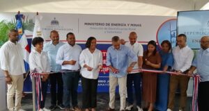 TAMAYO: Ministro de Energía y Minas inaugura dos proyectos de electrificación en Uvilla