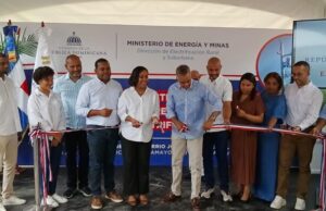 TAMAYO: Ministro de Energía y Minas inaugura dos proyectos de electrificación en Uvilla