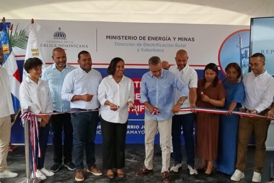 TAMAYO: Ministro de Energía y Minas inaugura dos proyectos de electrificación en Uvilla