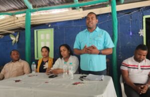 Autoridades de Bahoruco y comunitarios tratan necesidades de Panzo y valoran intervención del gobierno en Zona Cafetalera