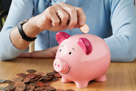 Sistema financiero dominicano supera los RD$4.2 billones en activos, mientras aumentan riesgos por morosidad e inflación