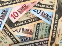 El dólar bajó 17 cts. y euro 20; eran vendidos a $58.75y $70.30