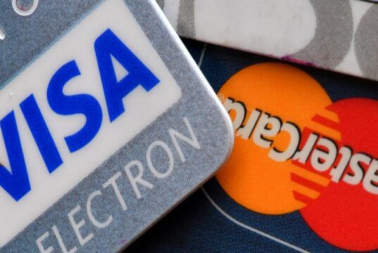 Visa y Mastercard dejan de operar en Cuba por sanciones